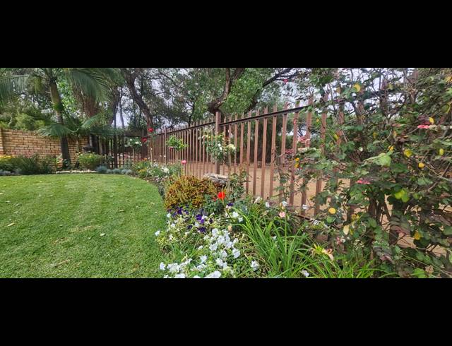 3 BEDROOM TOWNHOUSE FOR SALE IN SAFARI GARDENS